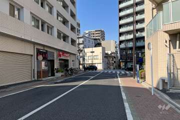 敷地東側の前面道路