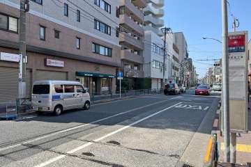 敷地の北側前面道路（東側から）