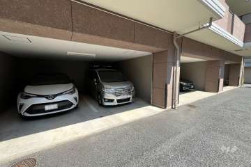 敷地内駐車場（屋内平面式）