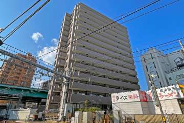 ライオンズステーションプラザ中井の外観（南東側から）