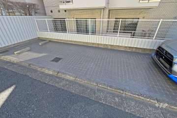 敷地内駐車場（屋外平面式）