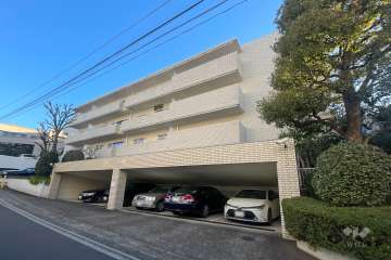 中落合シティハウスの外観（南西側から）