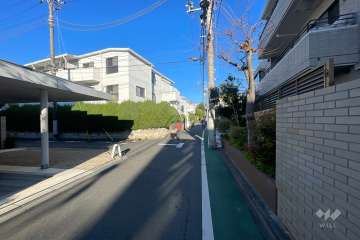 敷地北東側の前面道路