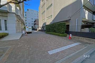 駐車場の出入り口