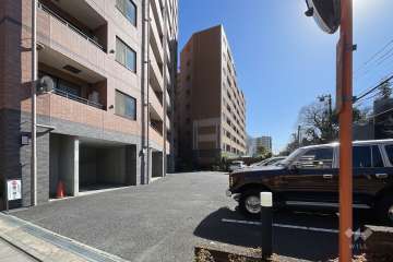 駐車場の出入り口