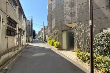 敷地南東側の前面道路　