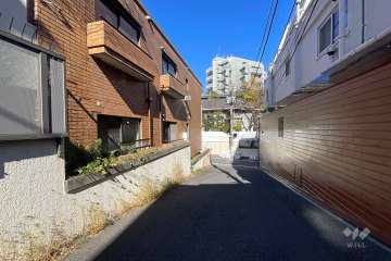 敷地北西側の前面道路