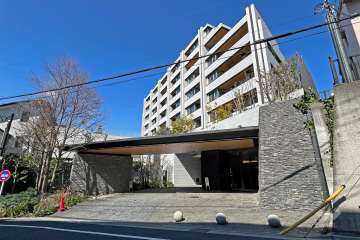 ライオンズ外苑の杜の外観（南東側から）