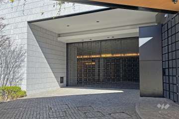 駐車場の出入り口