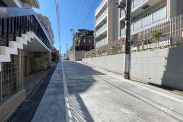 敷地西側の前面道路　　