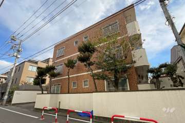 市ヶ谷ローヤルコーポの外観（北西側から）