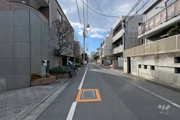 敷地北側の前面道路　