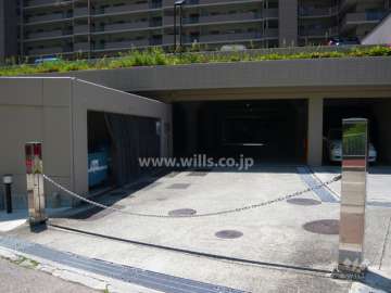 駐車場出入り口（ロボットゲート付き）