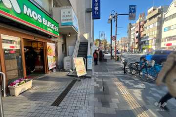 敷地北東側の前面道路