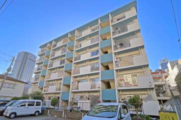 大久保ローヤルコーポの外観（北東側から）