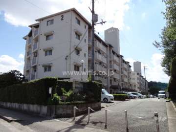 グリーンハイツ東多田　2号棟の外観（北東側から）