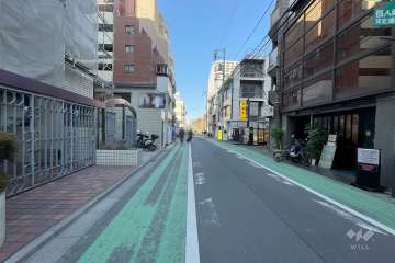 敷地東側の前面道路