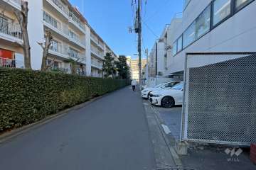 敷地東側の前面道路