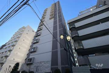 グローベル新大久保マスターズゲートの外観（北東側から）