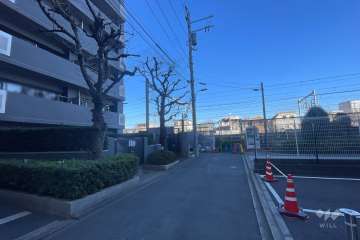 敷地南側の前面道路