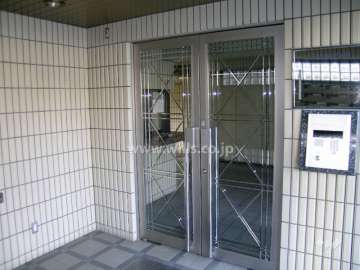 オートロック付きのエントランス