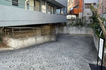 駐車場の出入口