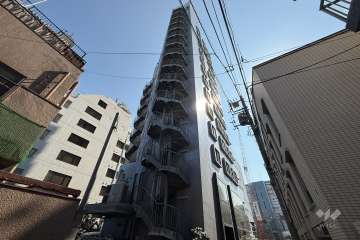 セイザ新宿の外観（北西側から）