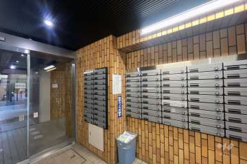 エントランスはオートロック付きです。