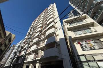 四谷コーエイマンションの外観（南東側から）