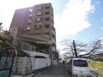 敷地北側の前面道路