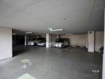 敷地内駐車場（屋内平面式）