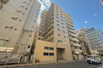 御苑フラワーマンションの外観（北東側から）