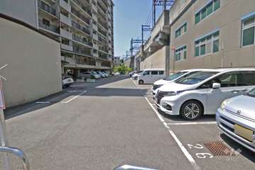 敷地内駐車場（屋外平面式）