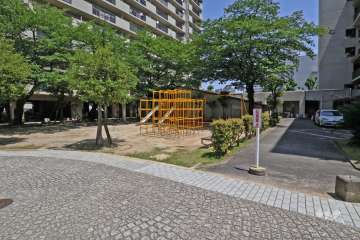 1号棟の南側にある公園