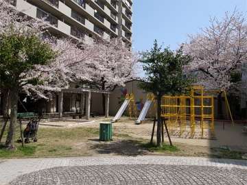 1号棟の南側にある公園
