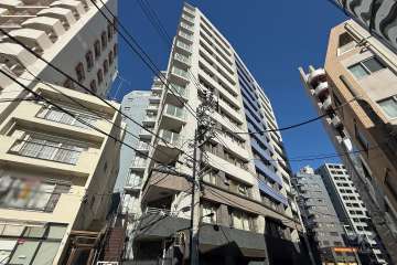 ピアース四谷の外観（南東側から）