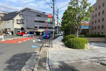 敷地北側の前面道路