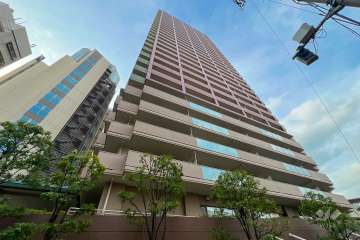 ローレルコート新宿タワーの外観（南西側から）