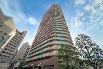 ローレルコート新宿タワーの外観（東側から）