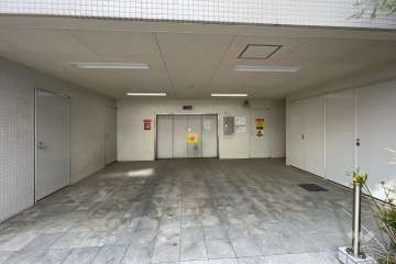 敷地内駐車場（屋内機械式）