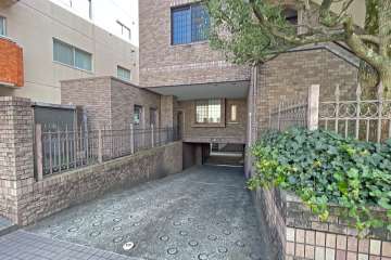 駐車場の出入り口