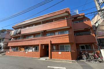 朝日弁天町マンションの外観（北東側から）