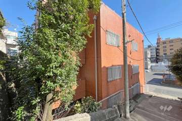 朝日弁天町マンションの外観（南西側から）