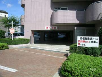 駐車場入り口