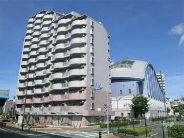 シャンテ川西の外観（北東側から）