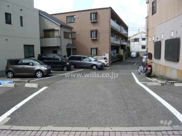 道路からは少し距離があります