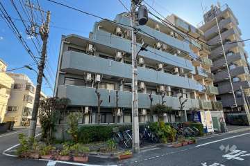 スカイコート新宿第7の外観（北西側から）