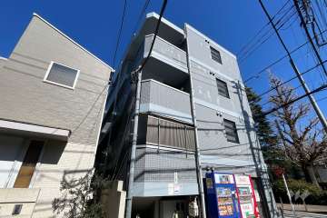 スカイコート新宿第5の外観（南西側から）