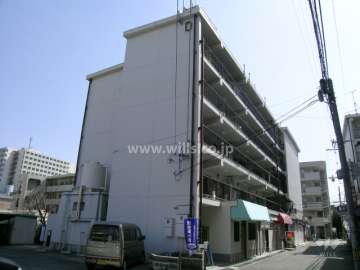 栄町団地 Ｄ棟の外観（北西側から）