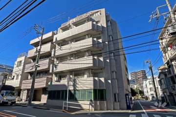 グランヴァン東中野の外観（東側から）